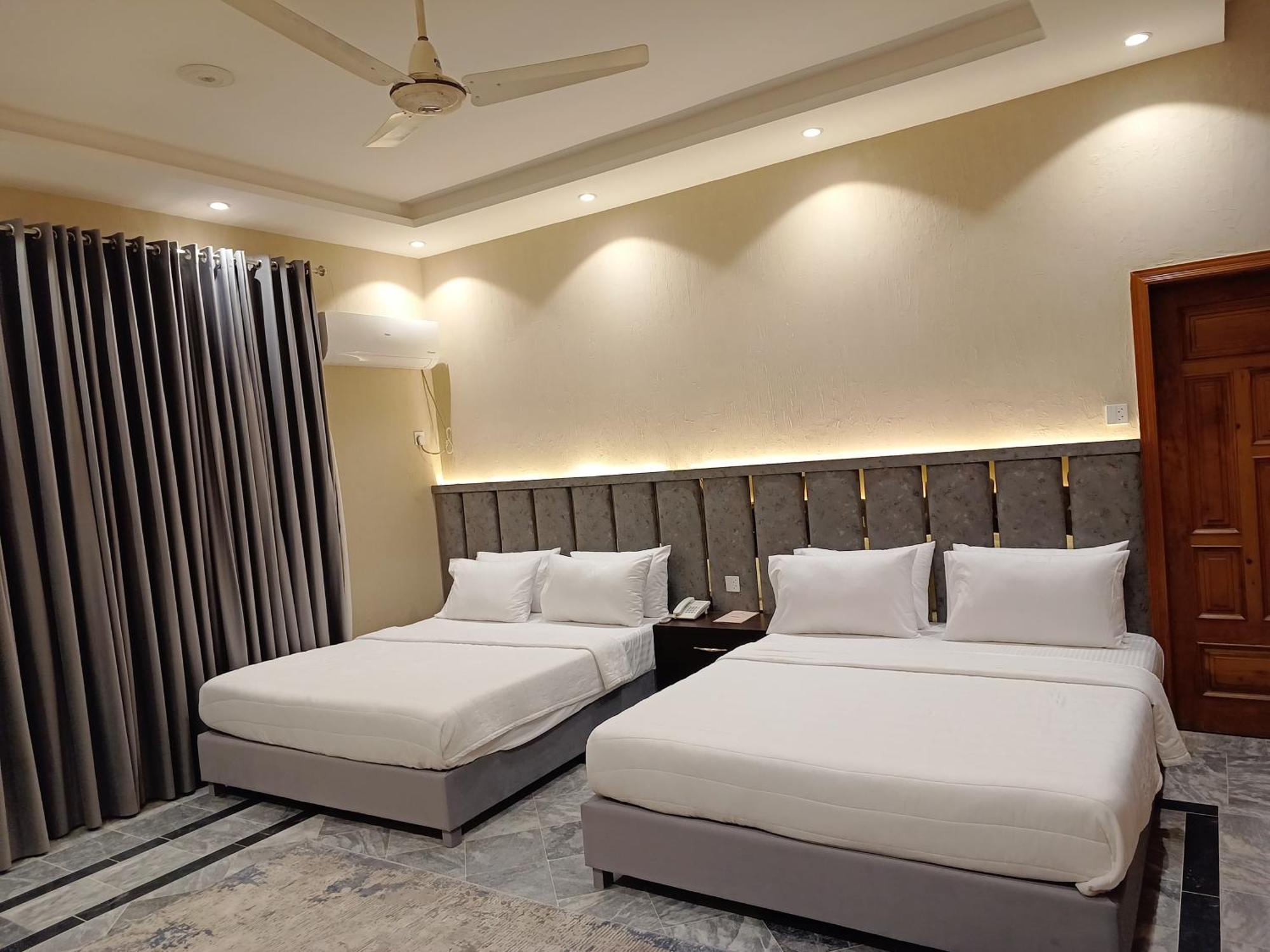 Vip Express Peshawar Exterior foto