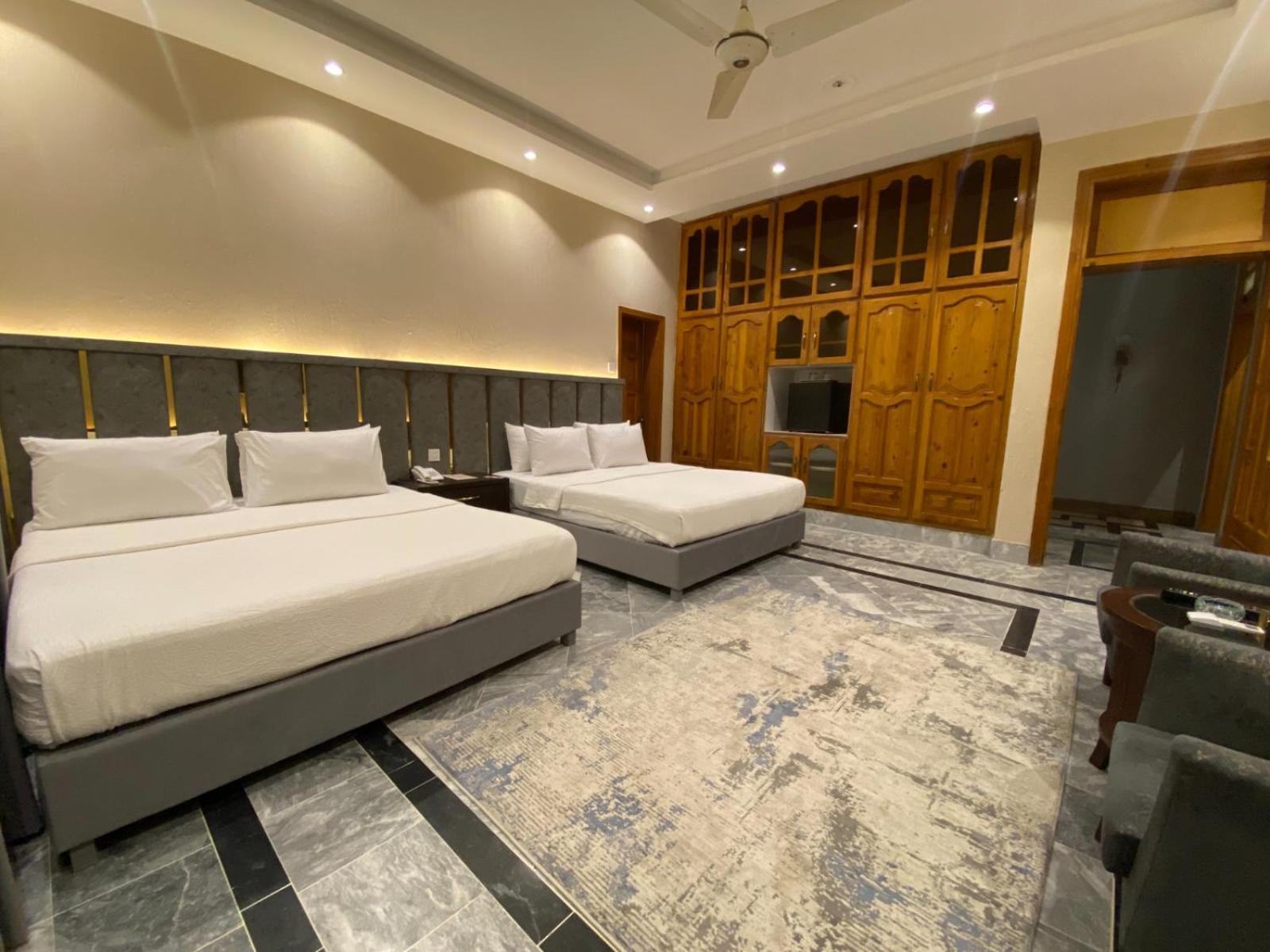 Vip Express Peshawar Exterior foto