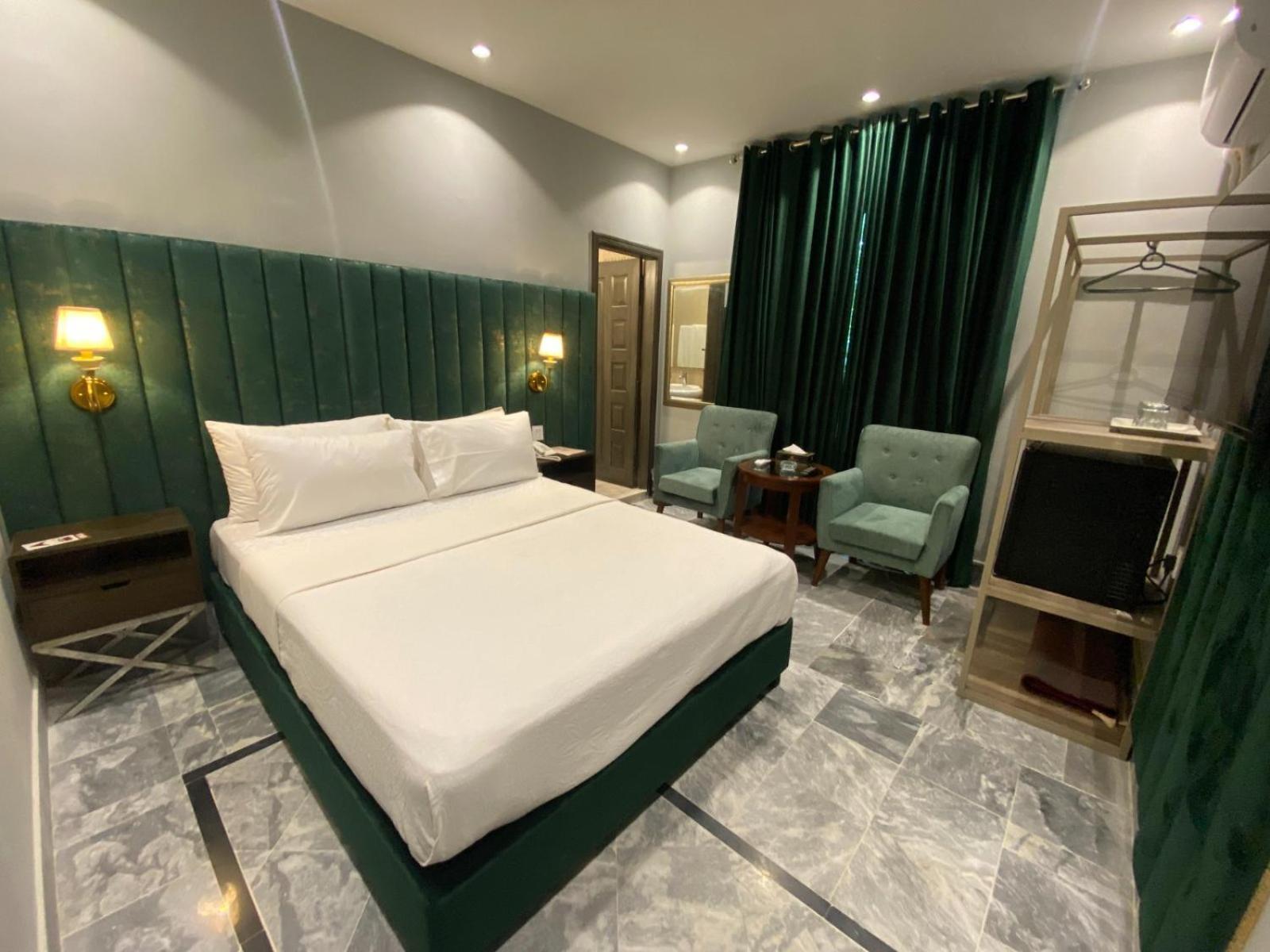Vip Express Peshawar Exterior foto