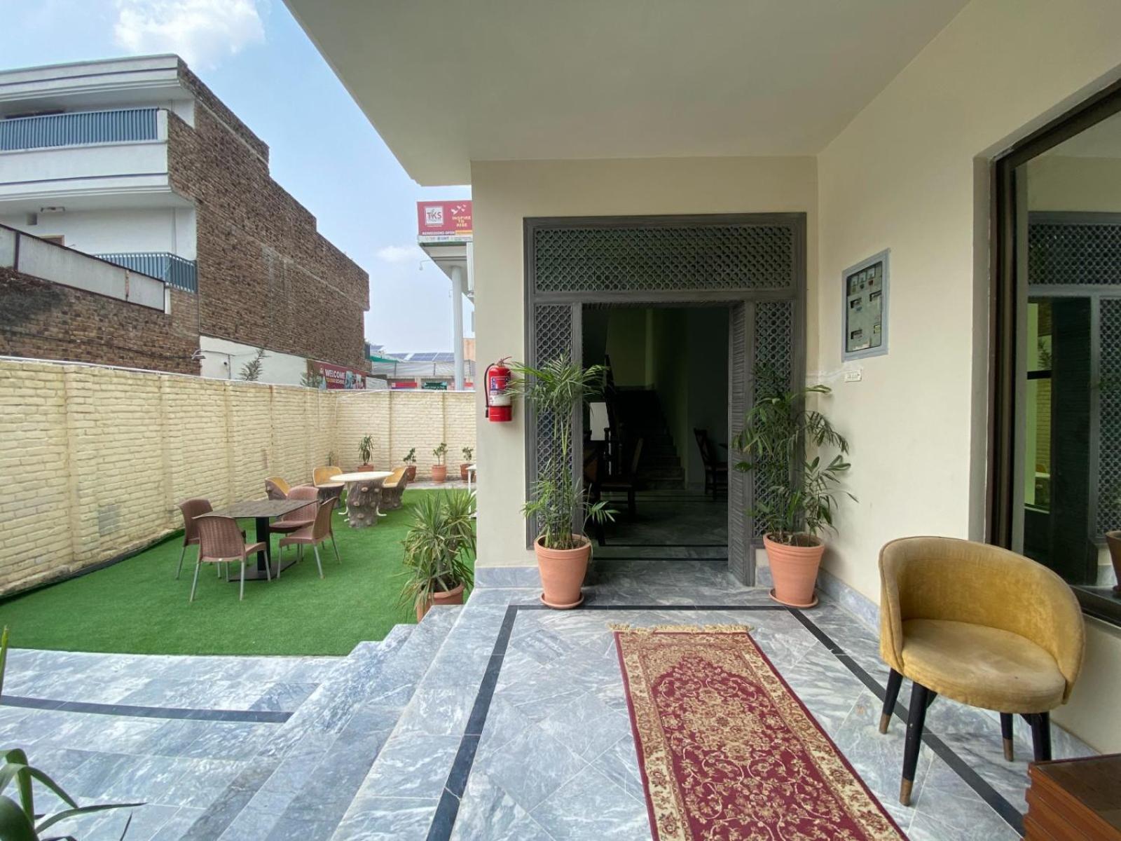 Vip Express Peshawar Exterior foto